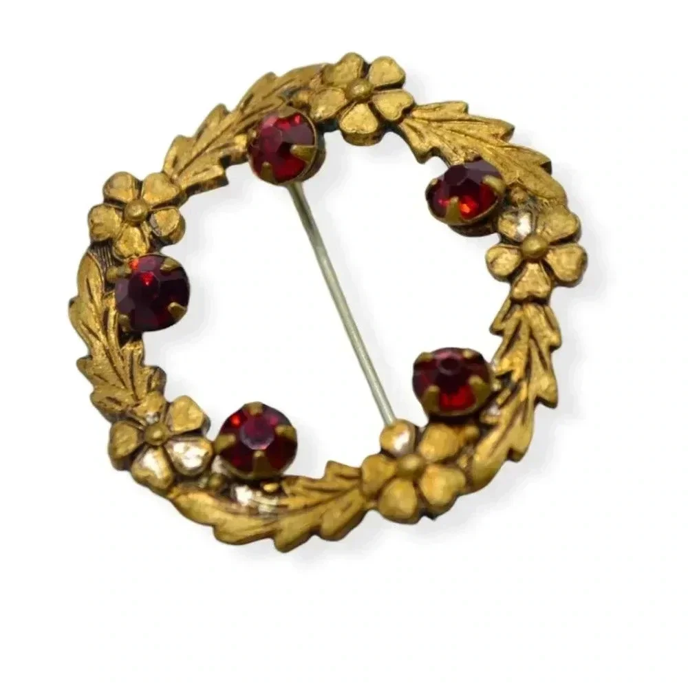 Art Nouveau Red Glass Rhinestone Wreath Gold Tone Vintage Pin C Clasp